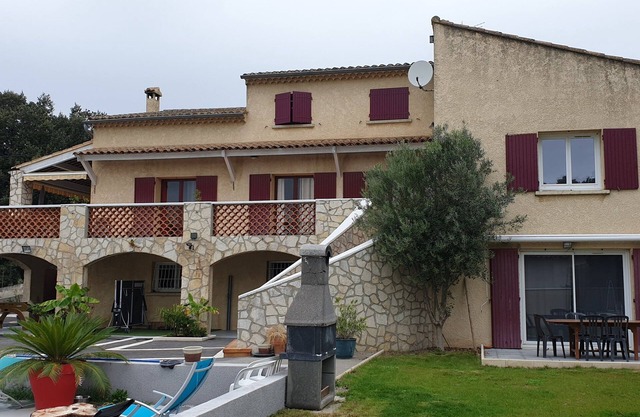 Large villa 2 to 28 people, near St Paul Trois Châteaux, 15 minutes Vaison la Romaine
