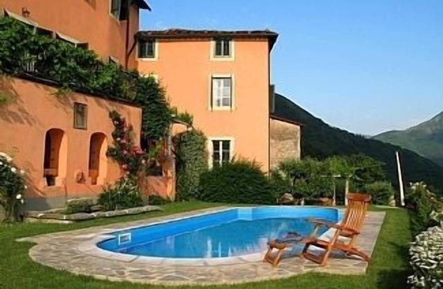 Large Villa Near Lucca In Tuscany With Pool And Mountain Views