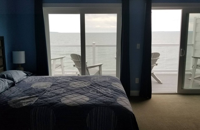 Largest Waterfront Condo On Pib With Over 2000 Square Feet