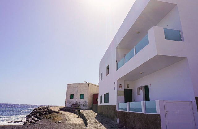 Las Eras - The House in front of the Sea