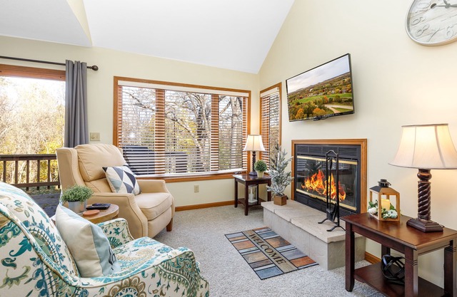 Last Fall Colors Cozy King Bed Fireplace Pool Access Near Spa