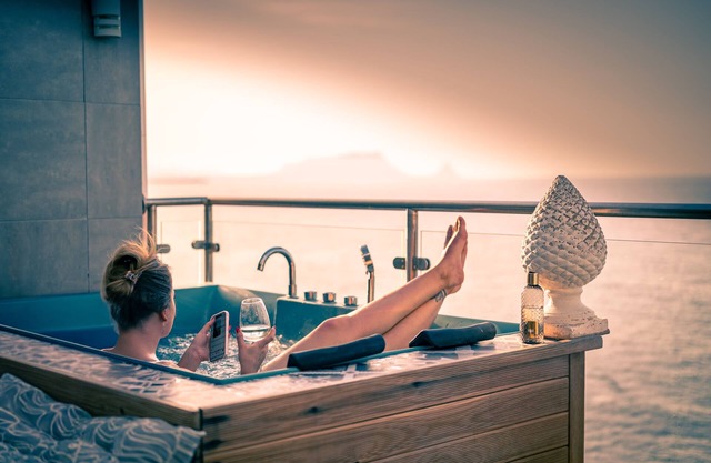 Last Minute-Jacuzzi & Sea View