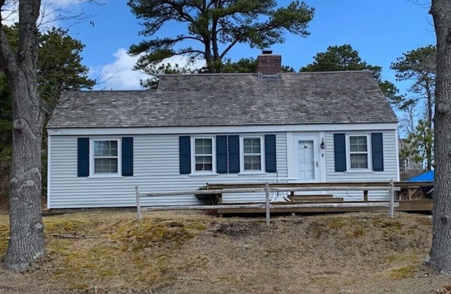 Late Season Special 199 per night! Hyannis Port Cottage with Ocean View!