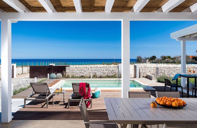 Lavanda - Front Sea Villa for 8 People with Pool