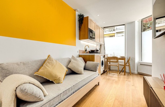 Lavie Maison | Hot Tub Seaside Studio