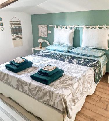 LAVINIA'S SWEET HOME