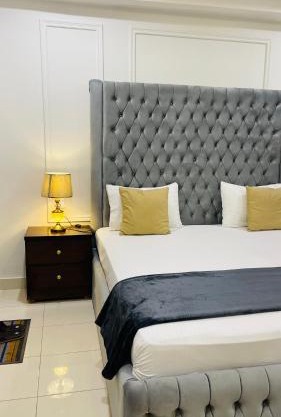 Lavish 2 Bedroom Apartment