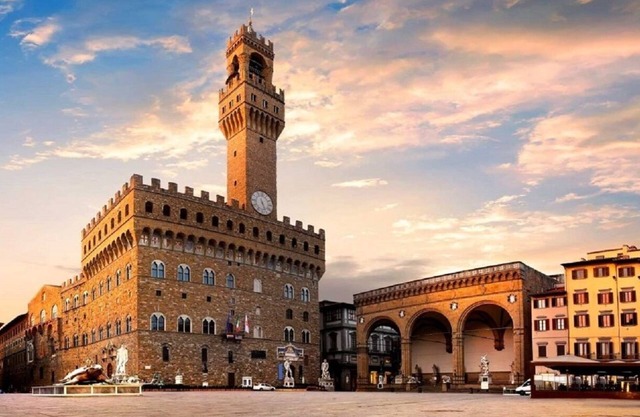Lavish ceiling frescoes,rich fabrics-super luxe- steps to Piazza della Signoria