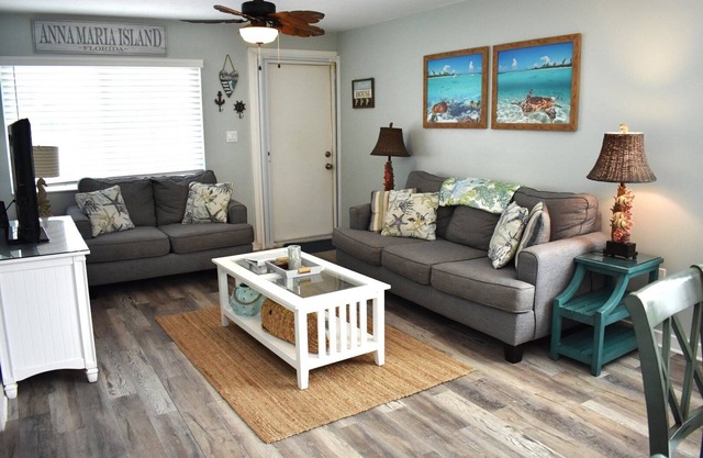 Lay-Z Liv-N 13 ~ Pool, updated, Beach = 1 block