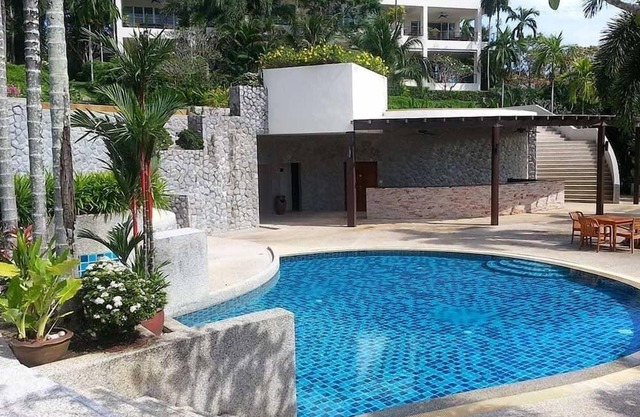 Layan Beach Stunning Penthouse Apartment