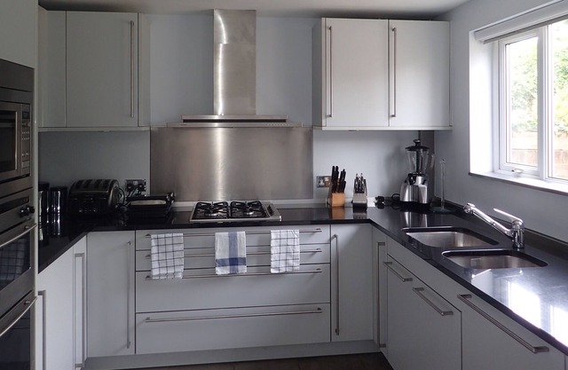 Layfield House- Luxury 3 Bedroom Family Home close to transport links to London