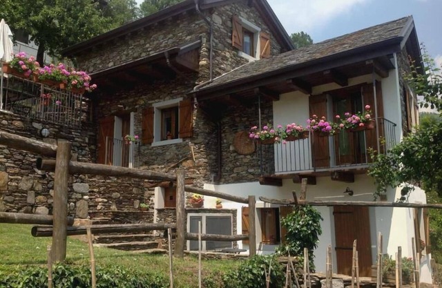 Le 2 formiche (Lauri): rustic cottage with terrace and garden