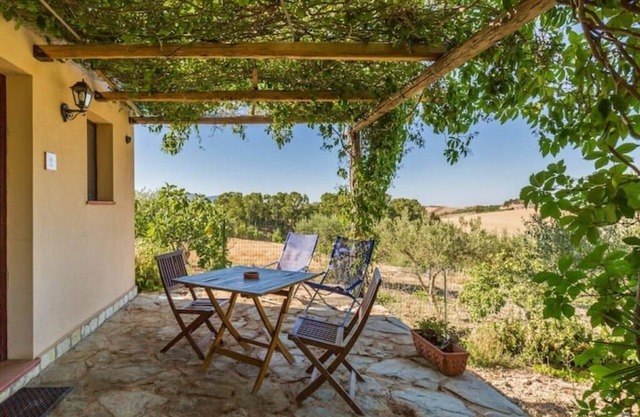 Le casette di Anaste. Comfort and spaces nestled in an olive grove.