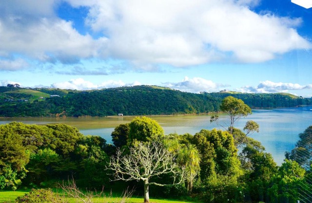 Le Chalet Waiheke Apartments