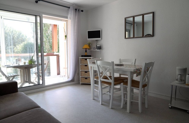 Le Clapotis - T2 à 100 m de la plage avec parking