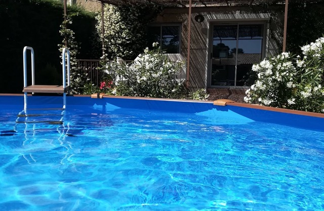 'Le Jardin' in the sun, a countryside house with private pool at Pézenas