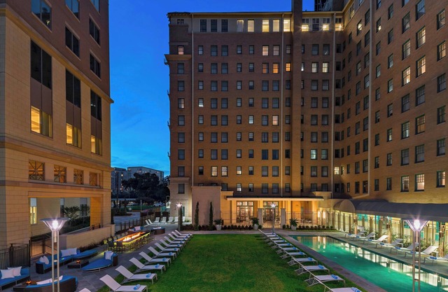 Le Méridien Dallas, The Stoneleigh