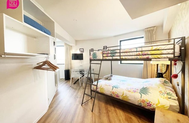 Le Matelot by iZiLi-Calme-Futuroscope-Parking