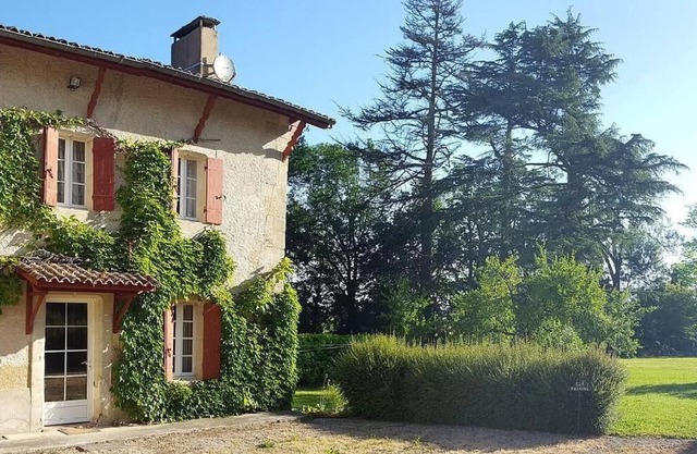 Le Pavillon - in the grounds of Château Lescaut