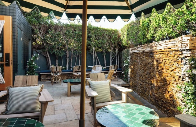 Le Petit Pali Brentwood West Los Angeles