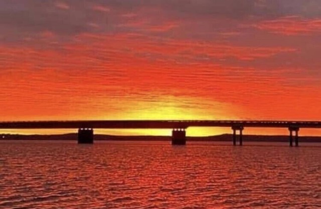 Le Vander Lake Suites Rental/ 3.5 miles from Toledo Tackle, Restaurants