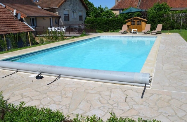 le Vieux Tilleul - Saint Julien DE Civry