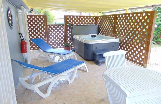 Lecres St Ange Elie Gites with Spa