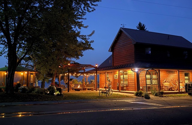 Leech Lake Waterfront Home, Panoramic Views 3bd/2ba and swinging firepit chairs.