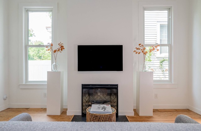 Legend RVA - Modern, Chic, Minimalist