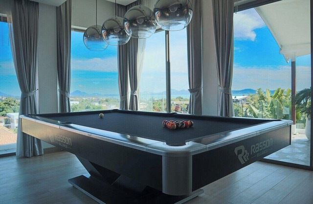 "Legend" Something Out the Movies Sea view Phuket!