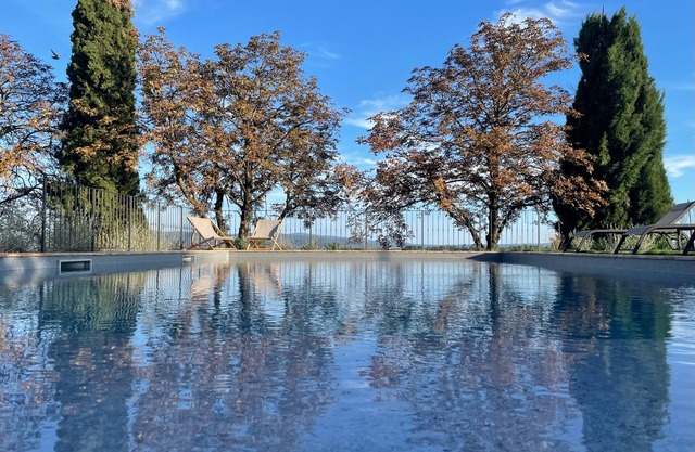 lemon Apt With Shared Pool And Garden, Castiglione del Lago, Italy