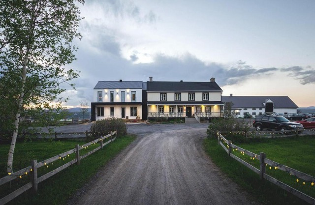 Les Ancêtres Auberge & Restaurant