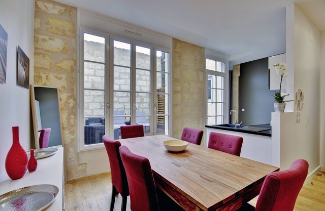 Les Halles - Two Bedroom Apartment, Sleeps 5