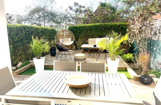 Les Jardins de Friar's Bay