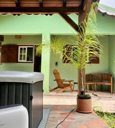 Les Nids de Belle Eau bungalow avec jacuzzi