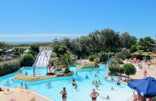 Les Petites Iles by Interhome