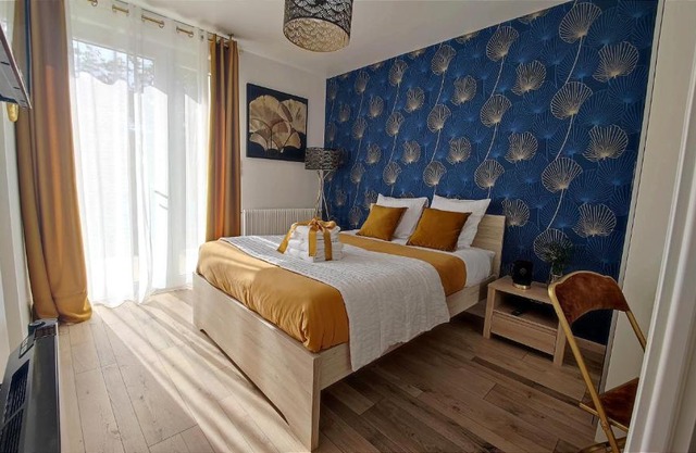 Les Treilles de Salies - Spa et sauna - Chambre Art déco