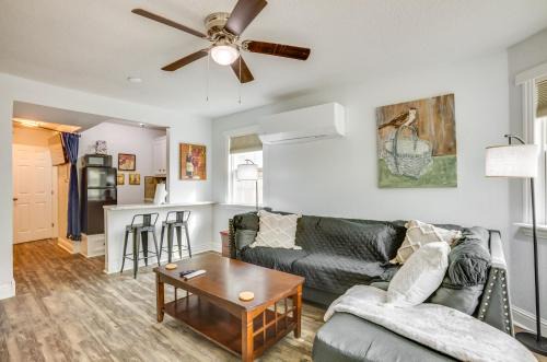 Less Than 1 Mi to Downtown Conroe Charming Apartment