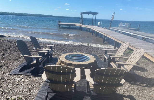 Level lakefront in Lodi