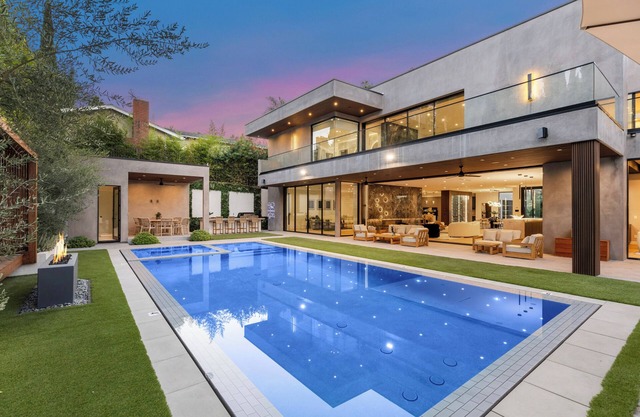 Levitt Lane - Contemporary Modern Two-Level Sherman Oaks Home