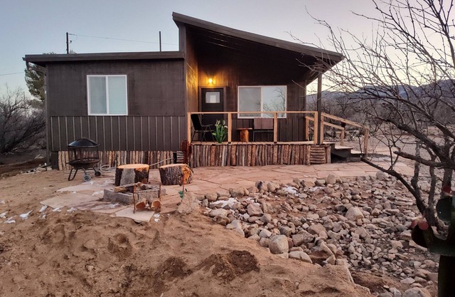 Liberty Casa ...Private cabin in quiet Campe Verde with mountain views