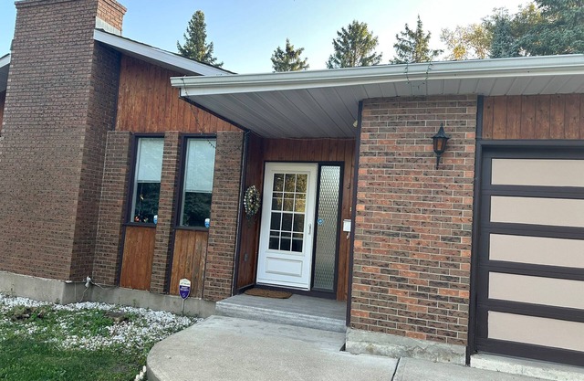 Licensed spacious cozy private basement suite