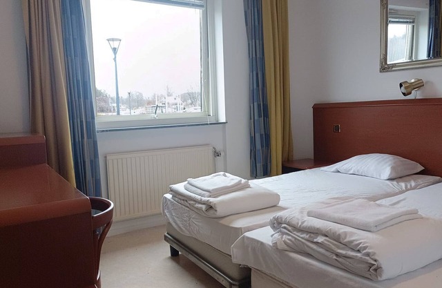 LIGGER 50 METER FRÅN GEKÅS VARUHUSET