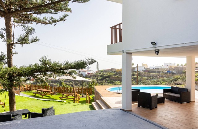 Lightbooking Villa Arali: Renovated Luxury in Tenerife.