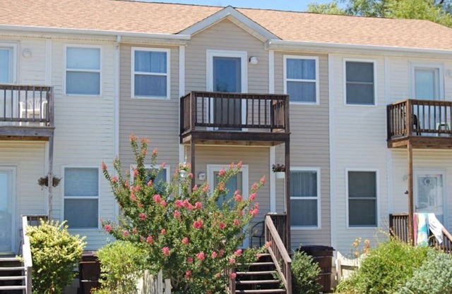 Lighthouse Estates #10 - Shared Pool & Dock