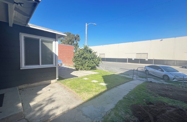 LiLBettys 1-bedroom apartment in serene Torrance with AC, WiFi