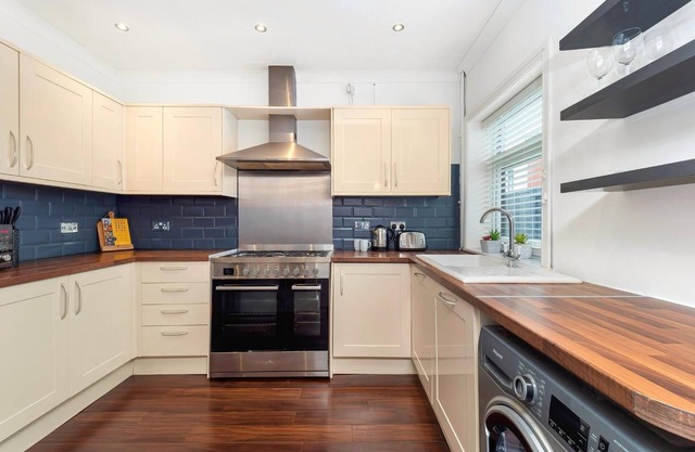 Lily House | by Truestays ® Serviced Accommodation