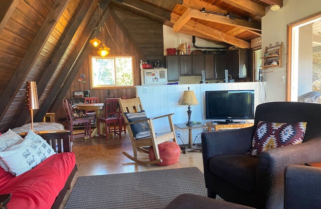 Lincoln City/Road's End Furnished Oregon Coast Cozy Home for Rent