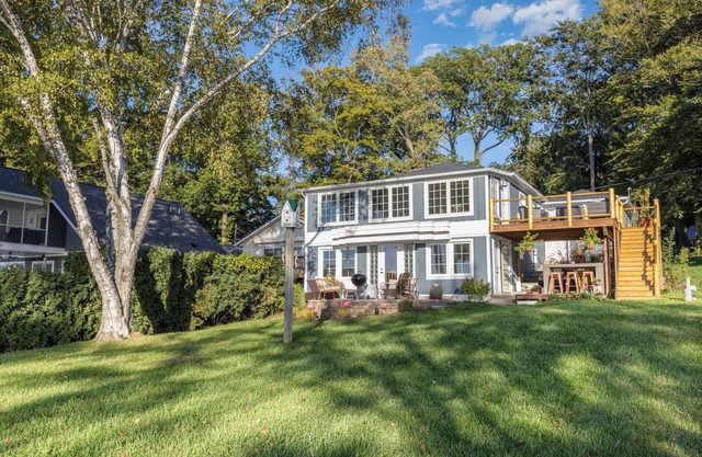 Lincoln Lake Getaway – Perfect Lakeside Stay