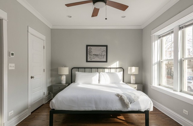 Lincoln Square Oasis - Bright, Clean and in Great Location